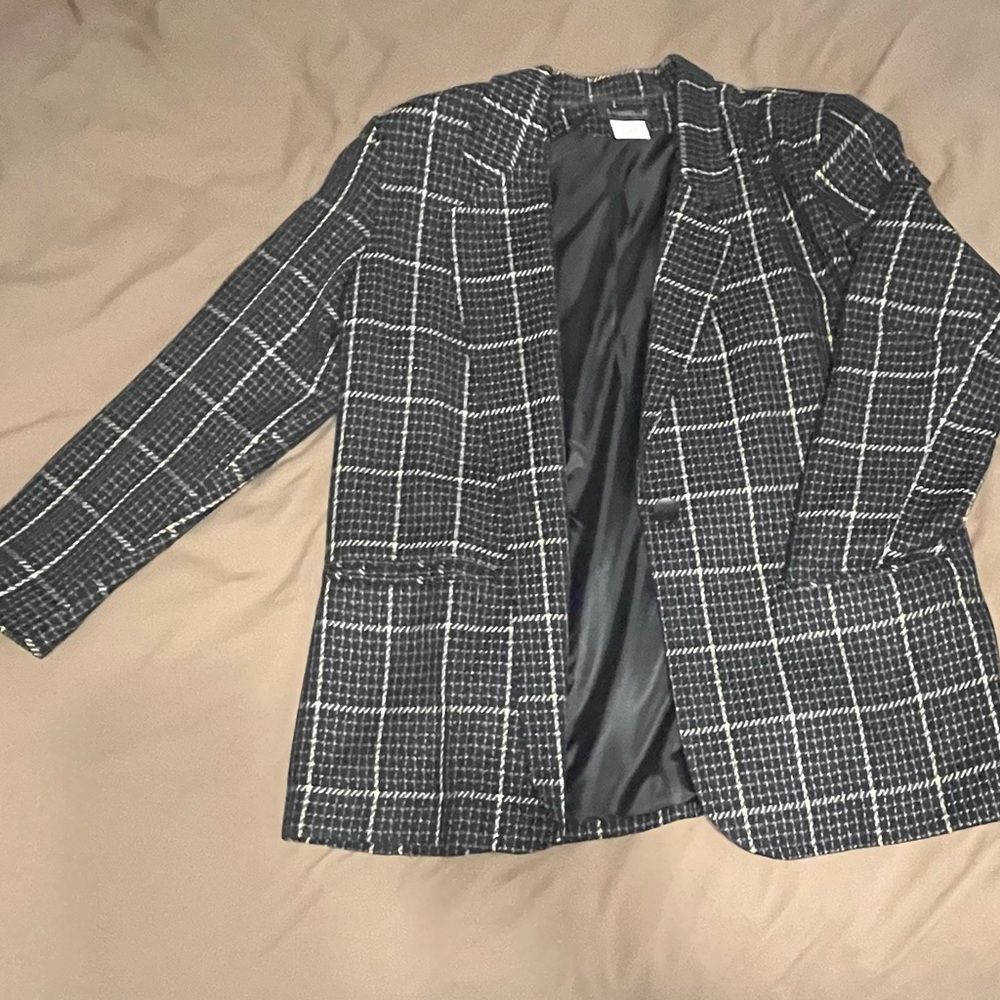 Elegant Black and White Checkered Blazer